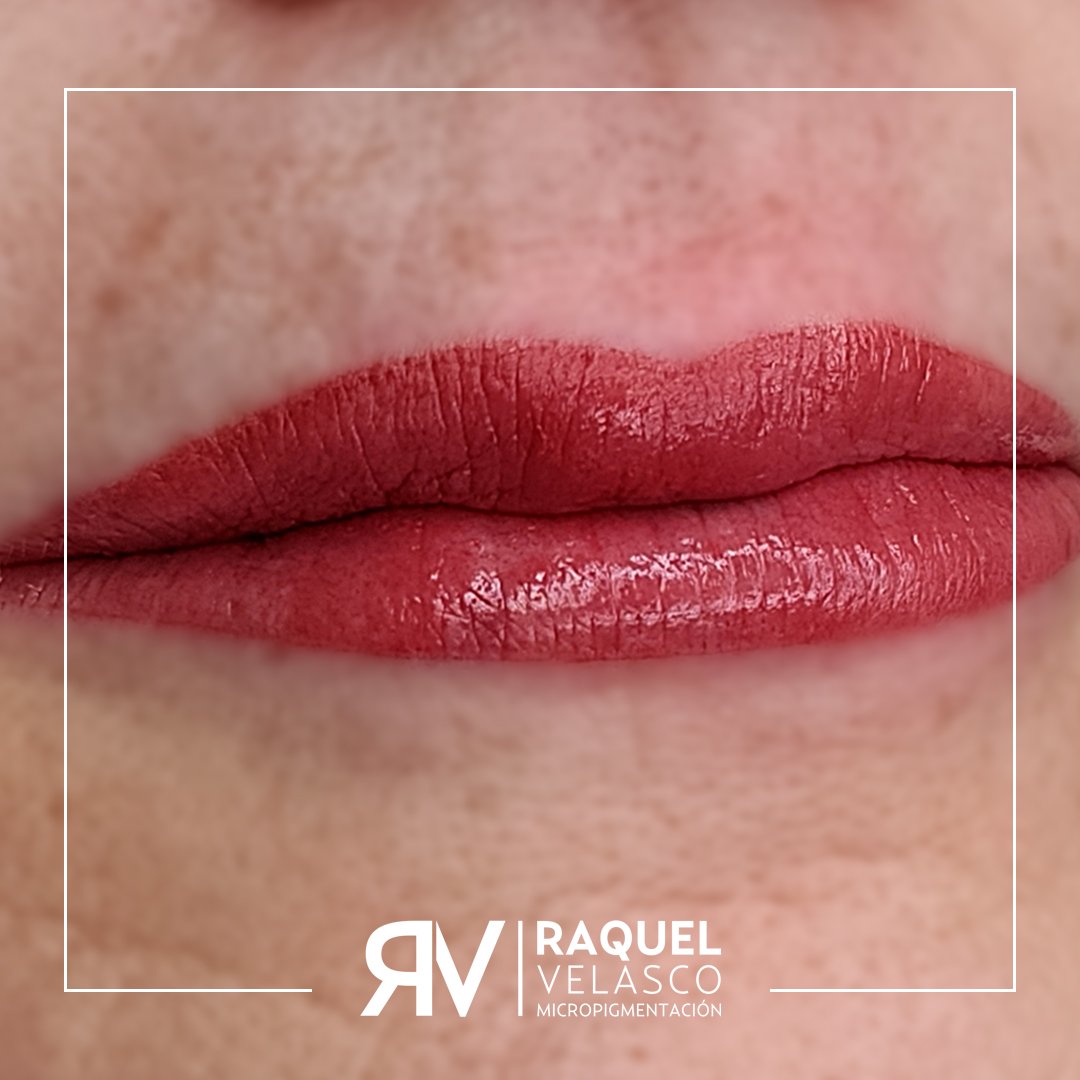 despues-lips-labios-hiperrealista-raquel-velasco-micropigmentacion-madrid-mejor-micropigmentadora-madrid-antes-despues-pelo-a-pelo copia